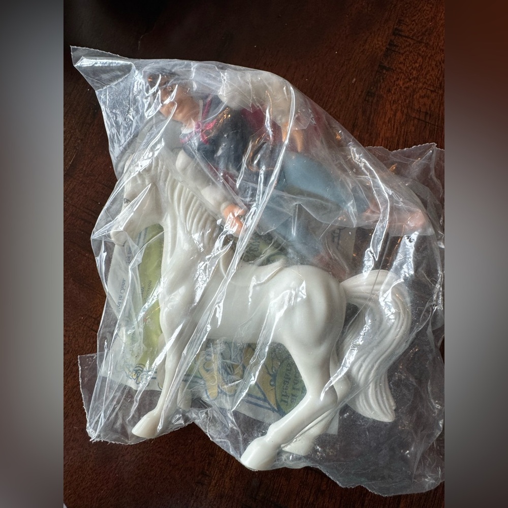 Snow White and the Seven Dwarfs Happy Meal Toys - Picture 5 of 8